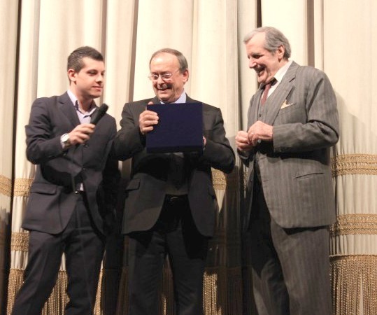 Premiazione per Carlo Giuffré